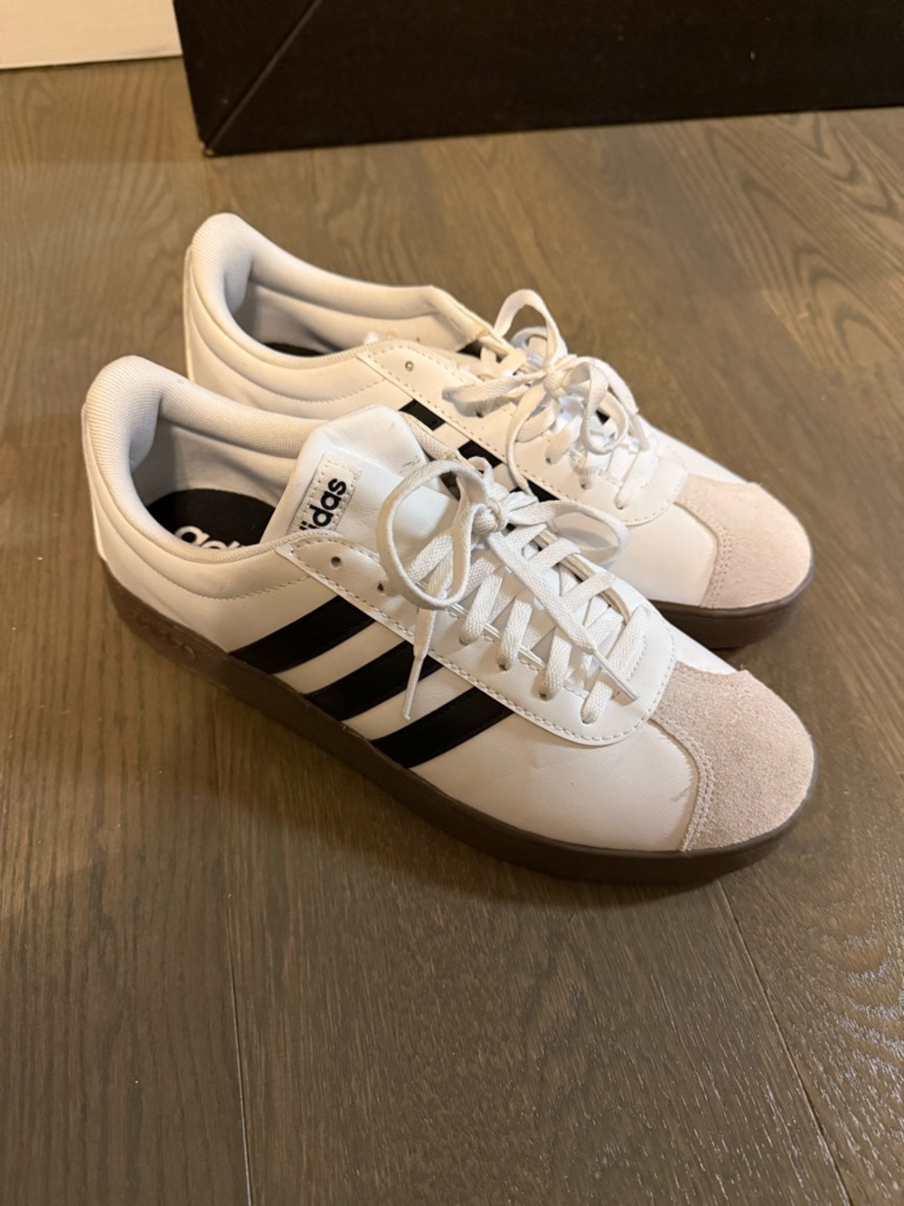 adidas women’s vl court base White Sneakers 9.5